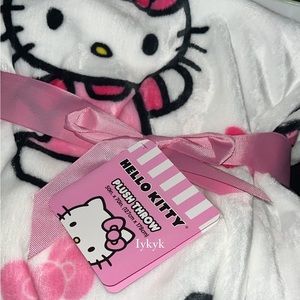 Hello Kitty blanket